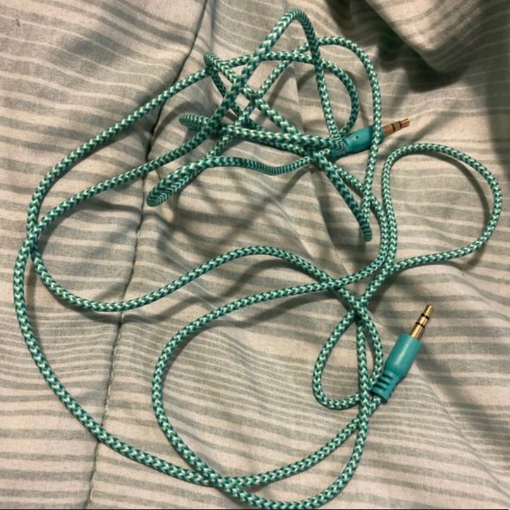 Aux cord